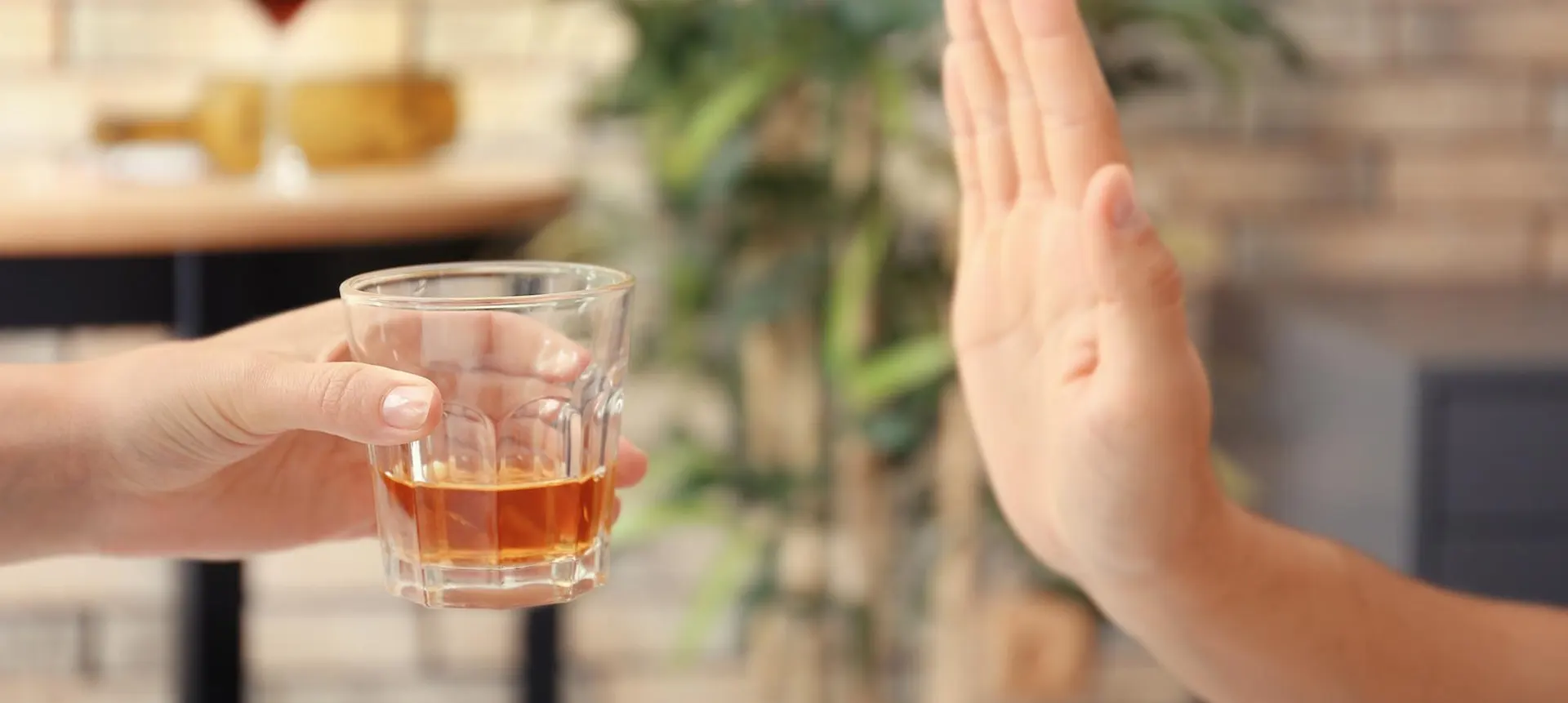 Hindari Konsumsi Alkohol